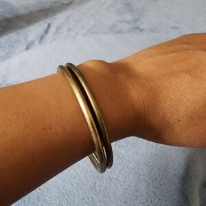 Set of 2 Chunky Matte Gold Bangles – Vintage-Style Solid Metal Look